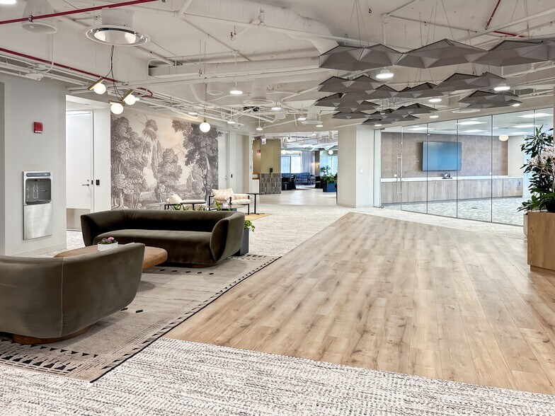 More Photos Of 150 N Michigan Ave, Chicago Coworking Space