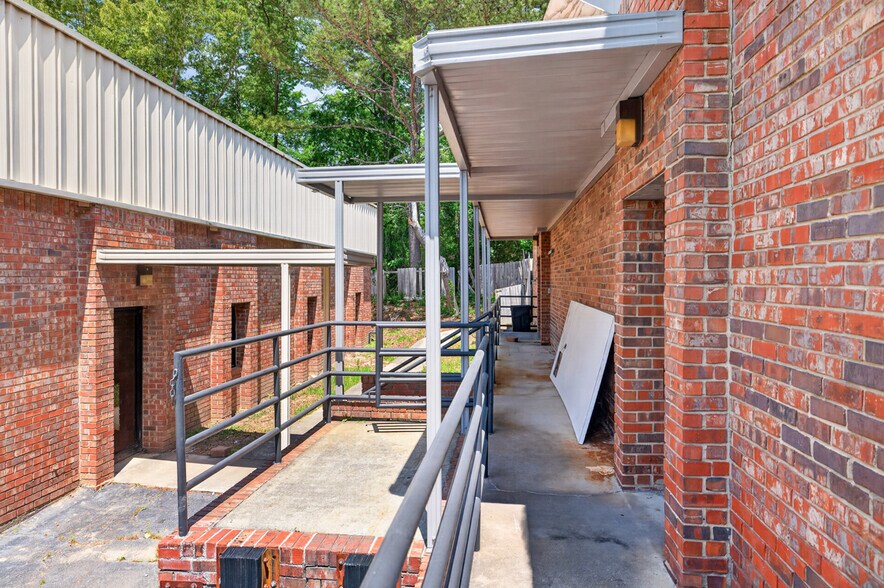 More Photos Of 3005 Lenora Church Rd, Snellville Office For Sale