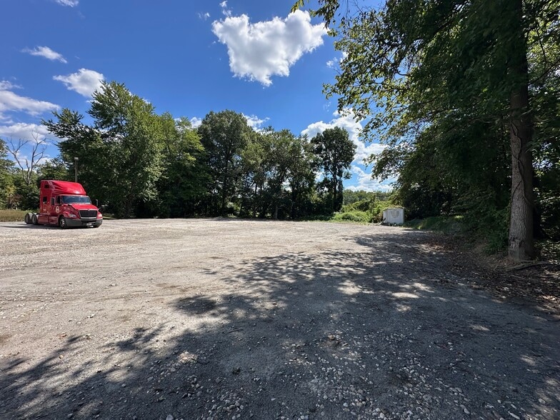 More Photos Of 8271 Brock Bridge Rd, Laurel Warehouse For Sale