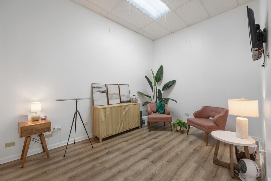 More Photos Of 98-1247 Kaahumanu St, Aiea Medical For Sale