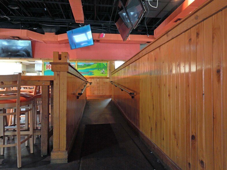 More Photos Of 5195 Fernandina Rd, Harbison Restaurant For Sale
