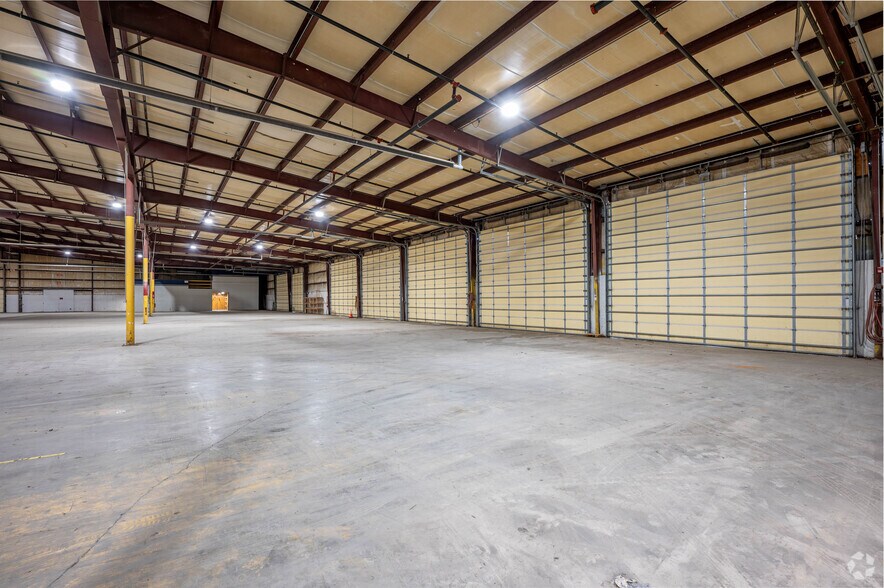 More Photos Of 325 12th St SE, Linton Manufacturing For Lease