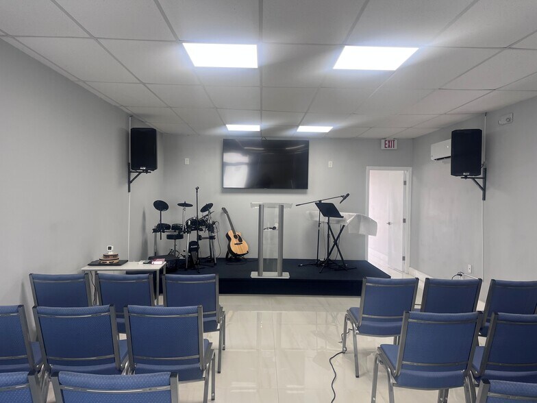More Photos Of 2228 SW 67th Ave, Miami Storefront For Sale