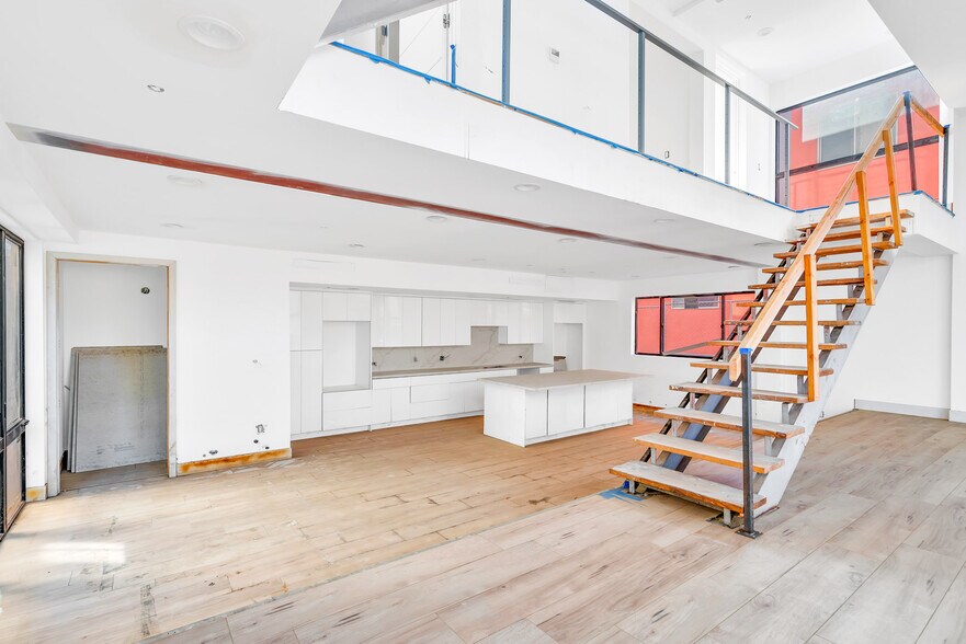 More Photos Of 506 Westminster Ave, Venice Apartments For Sale