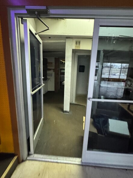 More Photos Of 4453 Summer Ave, Memphis Department Store For Lease