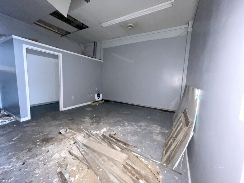 More Photos Of 116 W Main St, Pomeroy Flex For Sale