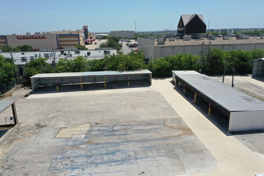 More Photos Of 1605 Century St, Pflugerville Manufacturing For Lease