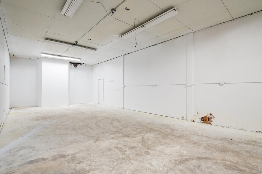 More Photos Of 300 E 8 Mile Rd, Detroit Warehouse For Lease