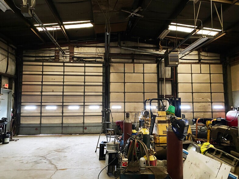 More Photos Of 331 Elliot St, West Chicago Warehouse For Sale