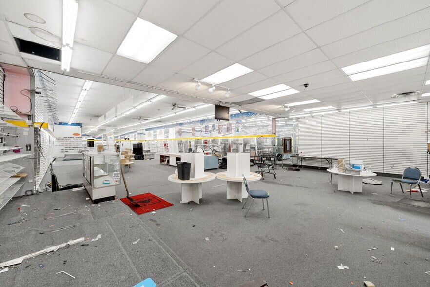 More Photos Of 11109 S Michigan Ave, Chicago Storefront Retail Office For Sale