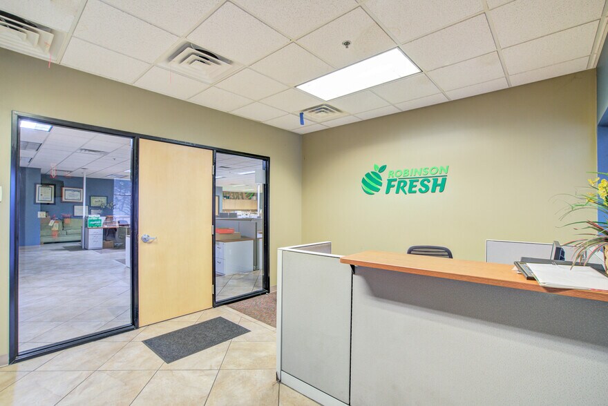 More Photos Of 901 W Owassa Rd, Edinburg Warehouse For Lease