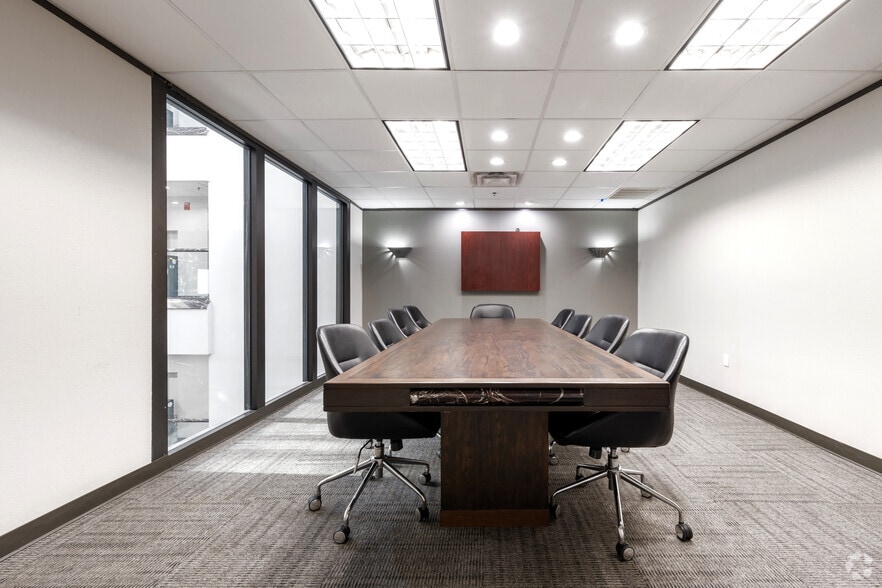 More Photos Of 11130 Jollyville Rd, Austin Office For Lease