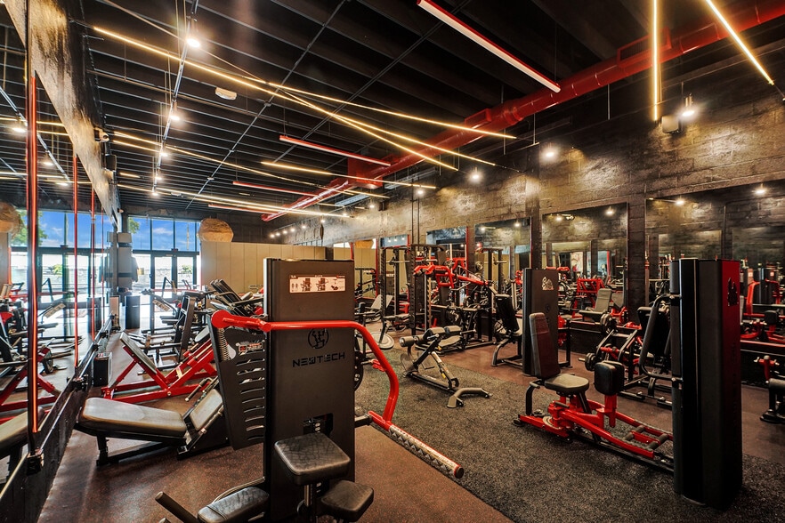 More Photos Of 8368-8388 NW 56th St, Miami Warehouse For Lease