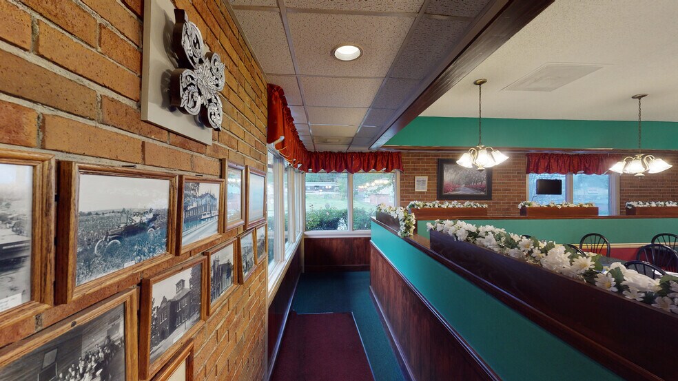 More Photos Of 1102 W Spring St, Monroe Restaurant For Sale