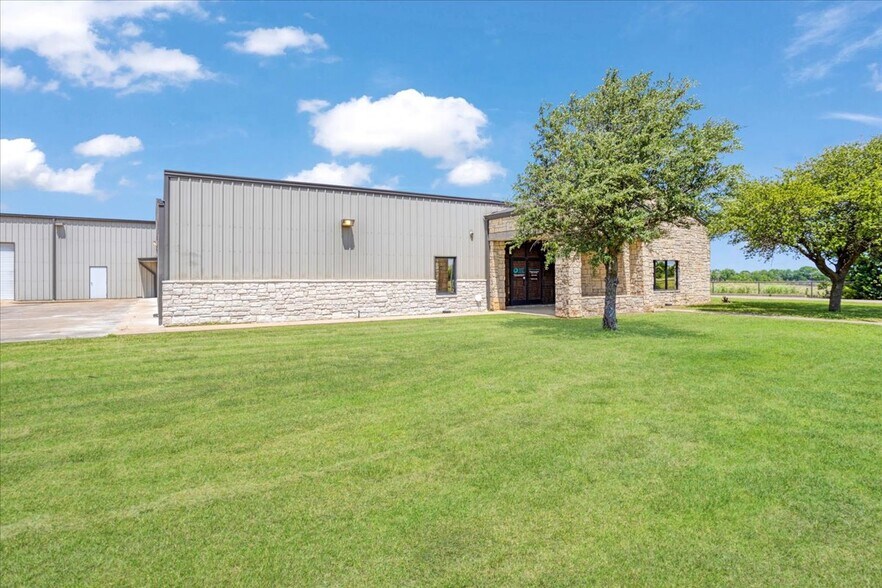 More Photos Of 350 Nails Crossing Rd, Caddo Warehouse For Sale