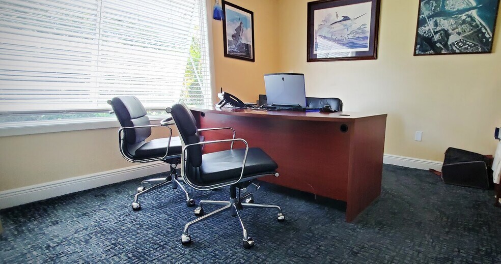 More Photos Of 4575 SE Dixie Hwy, Stuart Office For Sale