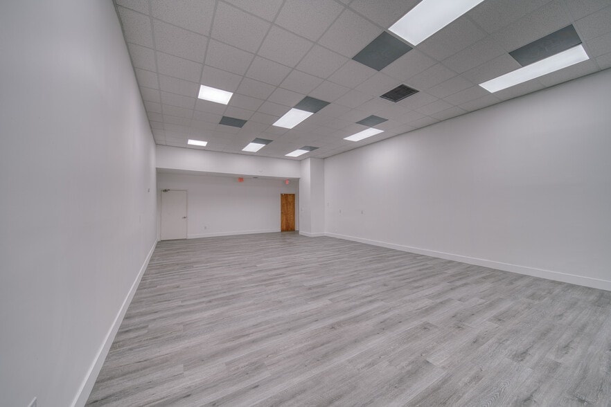 More Photos Of 15801 S Dixie Hwy, Miami Unknown For Lease