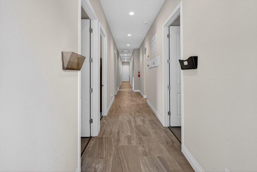 More Photos Of 32400 SH 249, Pinehurst Loft Creative Space For Lease