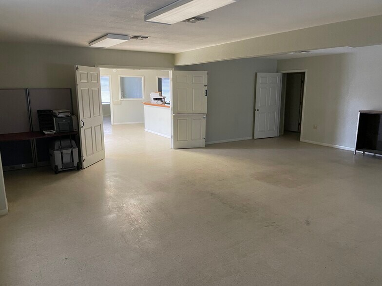 More Photos Of 2075 FM 186, Carrizo Springs Truck Terminal For Sale