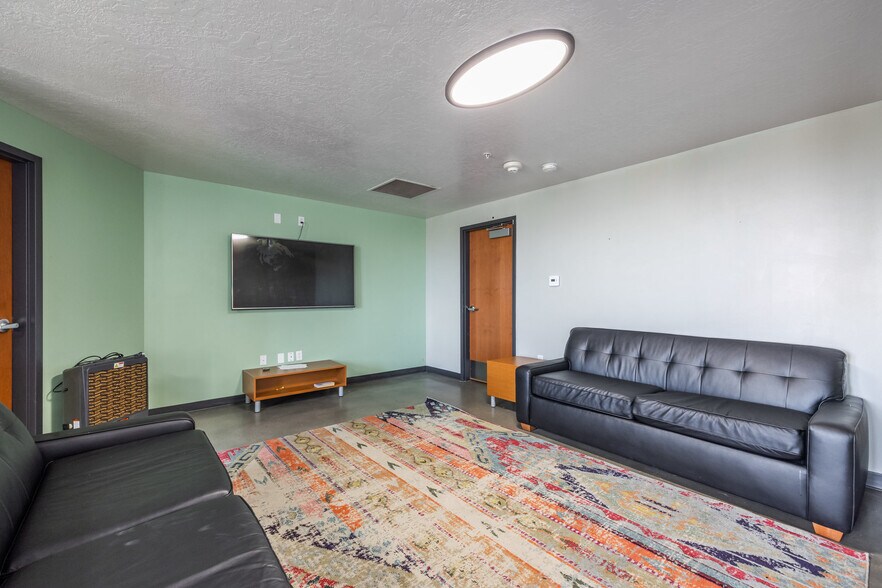 More Photos Of 600 S Geneva Rd, Orem Schools For Sale