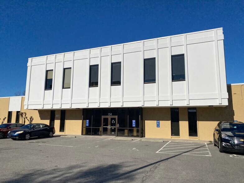 More Photos Of 134 N Church St, Rocky Mount Medical For Lease