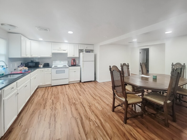 More Photos Of 401 Old Virginia Rd, Pocomoke City Flex For Sale