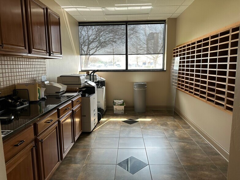More Photos Of 4750 Sherwood Common Blvd, Baton Rouge Office For Lease