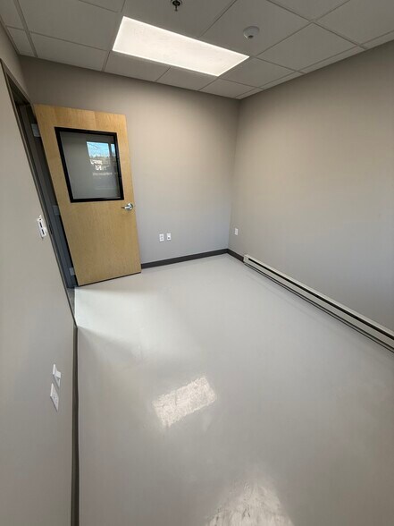 More Photos Of 1300 East St S, Suffield Industrial For Lease