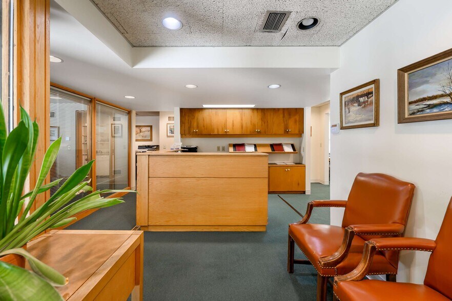 More Photos Of 10 Walker St, Kittery Loft Creative Space For Lease