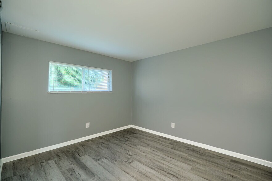 More Photos Of 2958 Sullivant Ave, Columbus Apartments For Sale