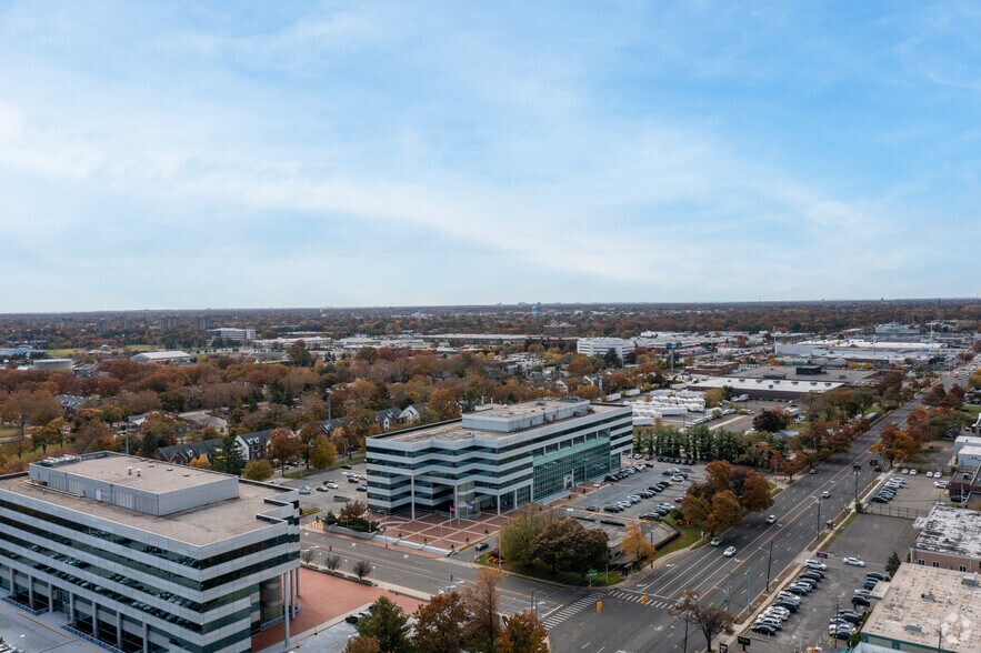 More Photos Of 900 Stewart Ave, Garden City Office For Lease