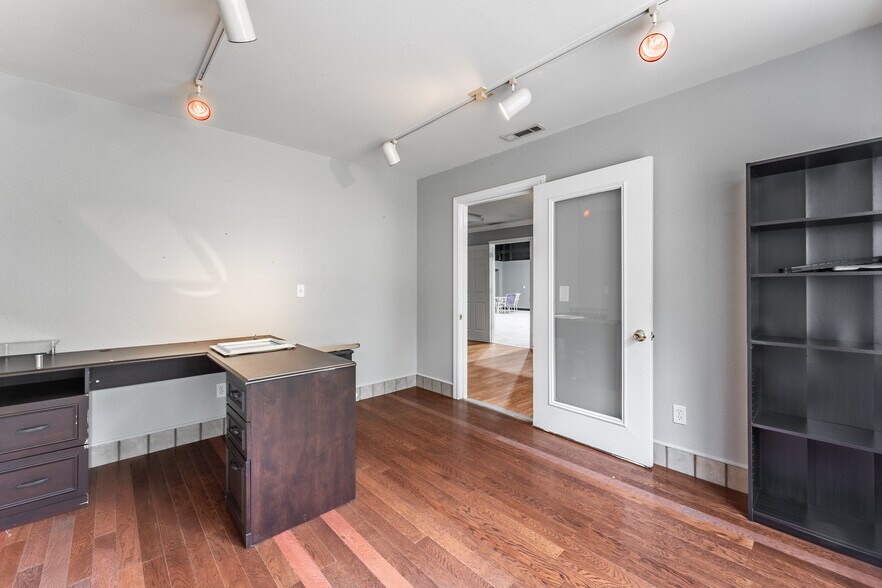 More Photos Of 160 Oldham Dr, Bella Vista Light Distribution For Sale