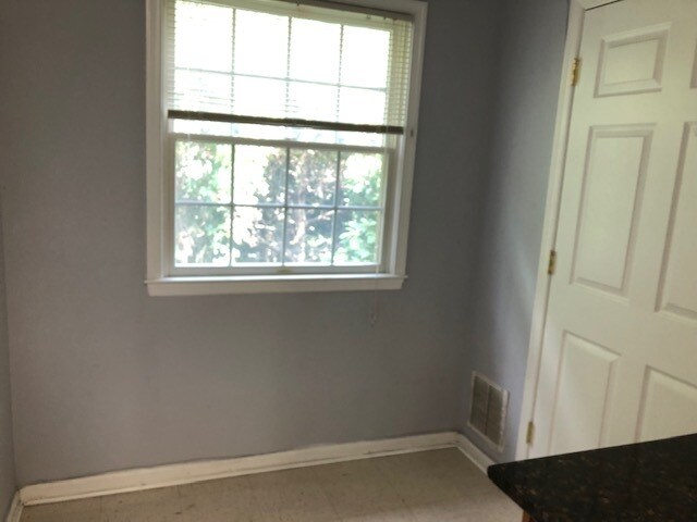 More Photos Of 722 Grant St, Herndon Medical For Sale