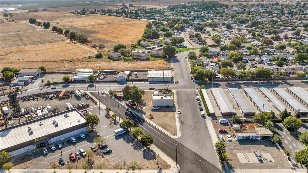 More Photos Of 100 1st St, Coalinga Radio TVTransmission Facilities For Sale