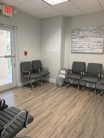 More Photos Of 2731 Executive Park Dr, Weston Medical For Lease