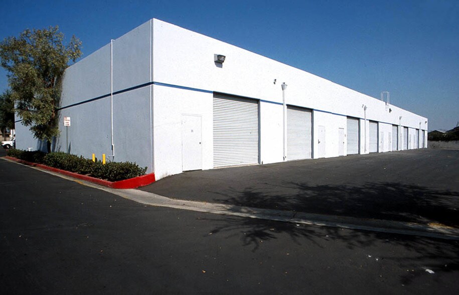 More Photos Of 3857 Schaefer Ave, Chino Showroom For Lease