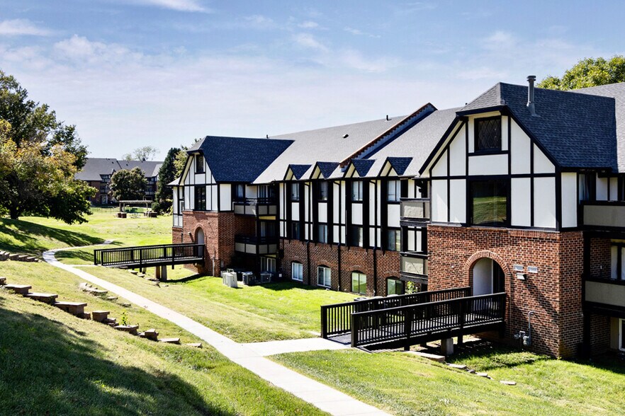 More Photos Of 10505 Evans Plz, Omaha Apartments For Sale