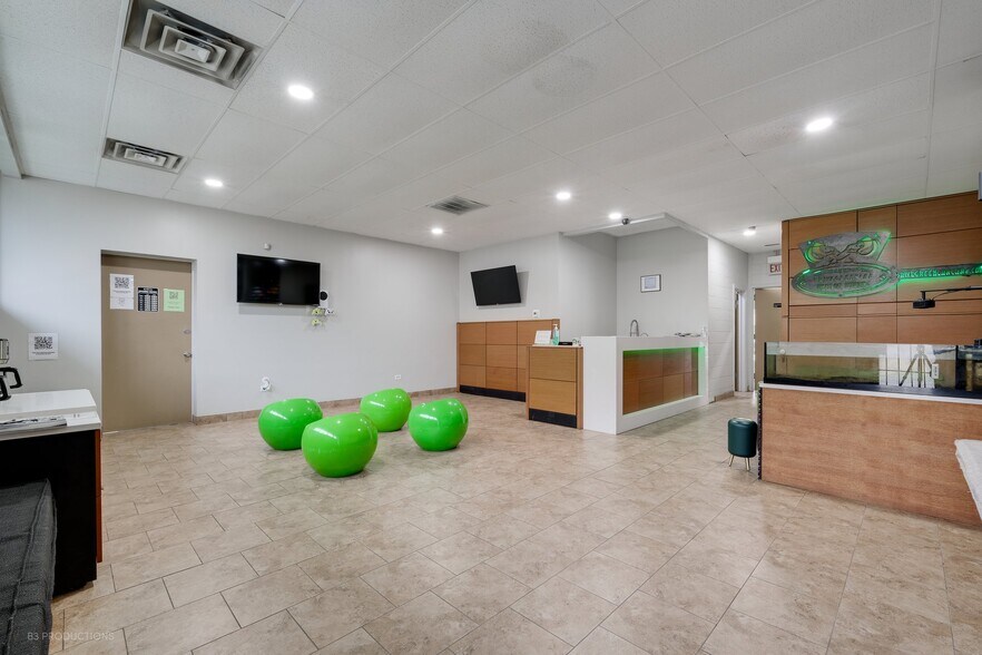 More Photos Of 7737 S Kedzie Ave, Chicago Carwash For Sale