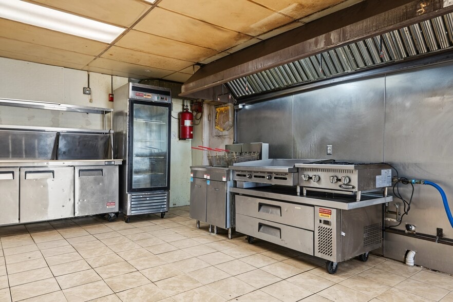More Photos Of 1690 W Shore Rd, Warwick Storefront Retail Residential For Lease