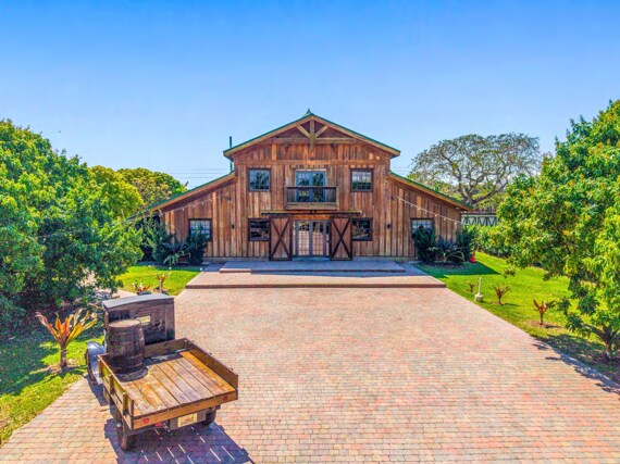 More Photos Of 19050 SW 194th Ave, Miami Lodge Meeting Hall For Sale