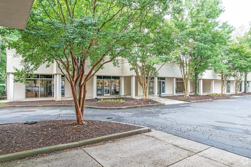 39013907 South Blvd, Charlotte, NC 28209 For Lease
