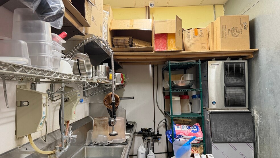 More Photos Of 19 S Fair Oaks Ave, Pasadena Restaurant For Lease