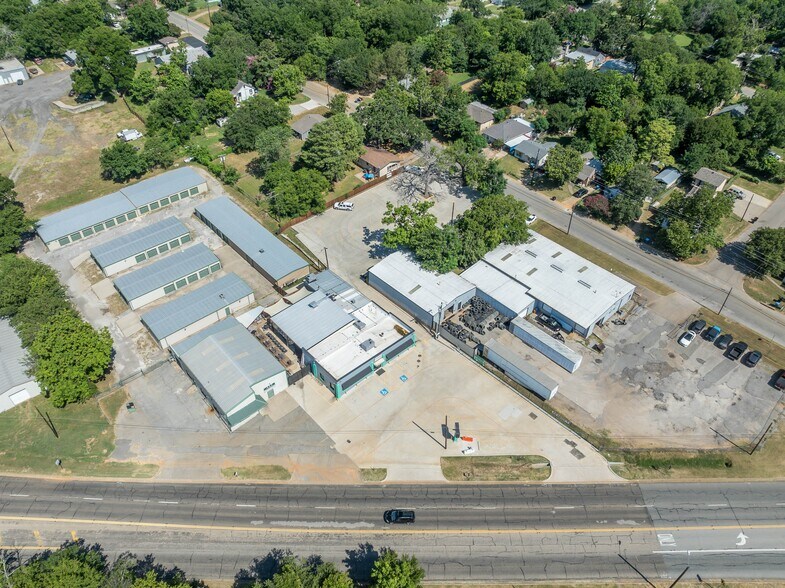 More Photos Of 1721 S Armstrong Ave, Denison Restaurant For Sale