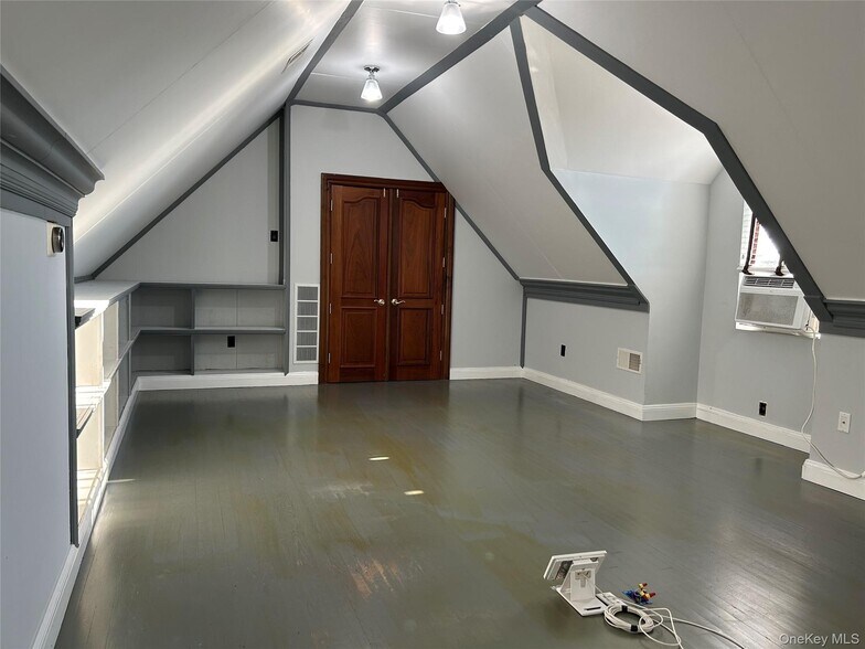 More Photos Of 361 Union Blvd, West Islip Office For Sale