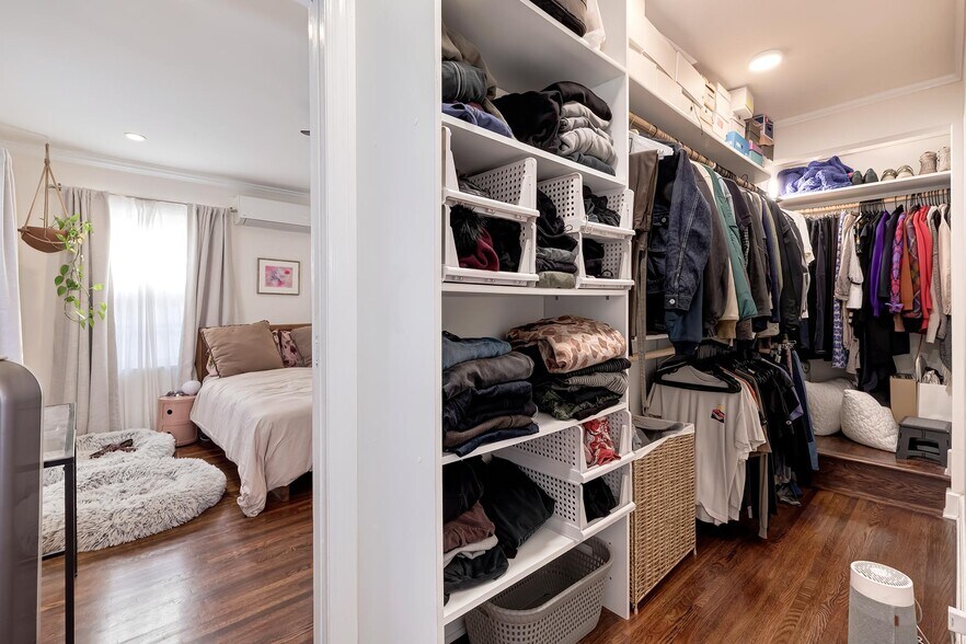 More Photos Of 615 N Plymouth Blvd, Los Angeles Apartments For Sale