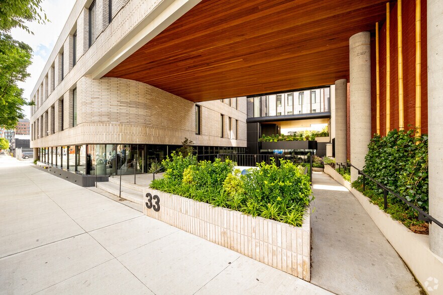 More Photos Of 33 Franklin St, Brooklyn Apartments For Lease