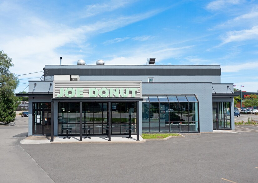 More Photos Of 720 E Rand Rd, Mount Prospect Restaurant For Sale