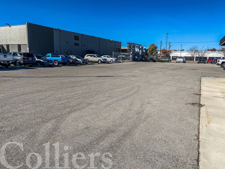 More Photos Of 747 S 13th St, Boise Showroom For Lease