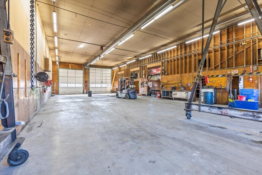 More Photos Of 10906 Hackett Rd, Yakima Industrial For Sale