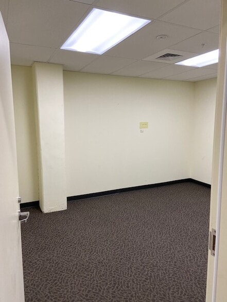 More Photos Of 323 Garfield St S, Parkland Apartments For Lease